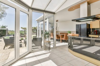 Véranda à Villefranche-de-Rouergue : comment bien préparer votre projet avec les bons artisans ?